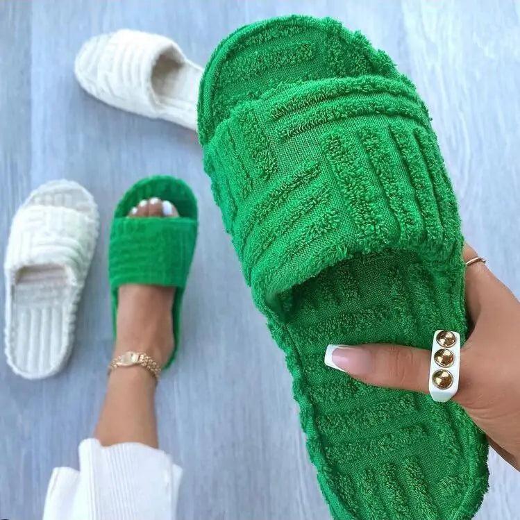 Women's Furry Casual Slippers - Pioneer Gadgets